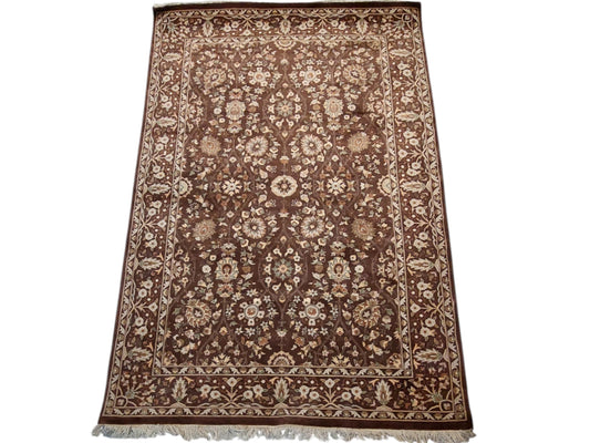 Handmade 4.5x7 Luxury Carpet: Fine Quality